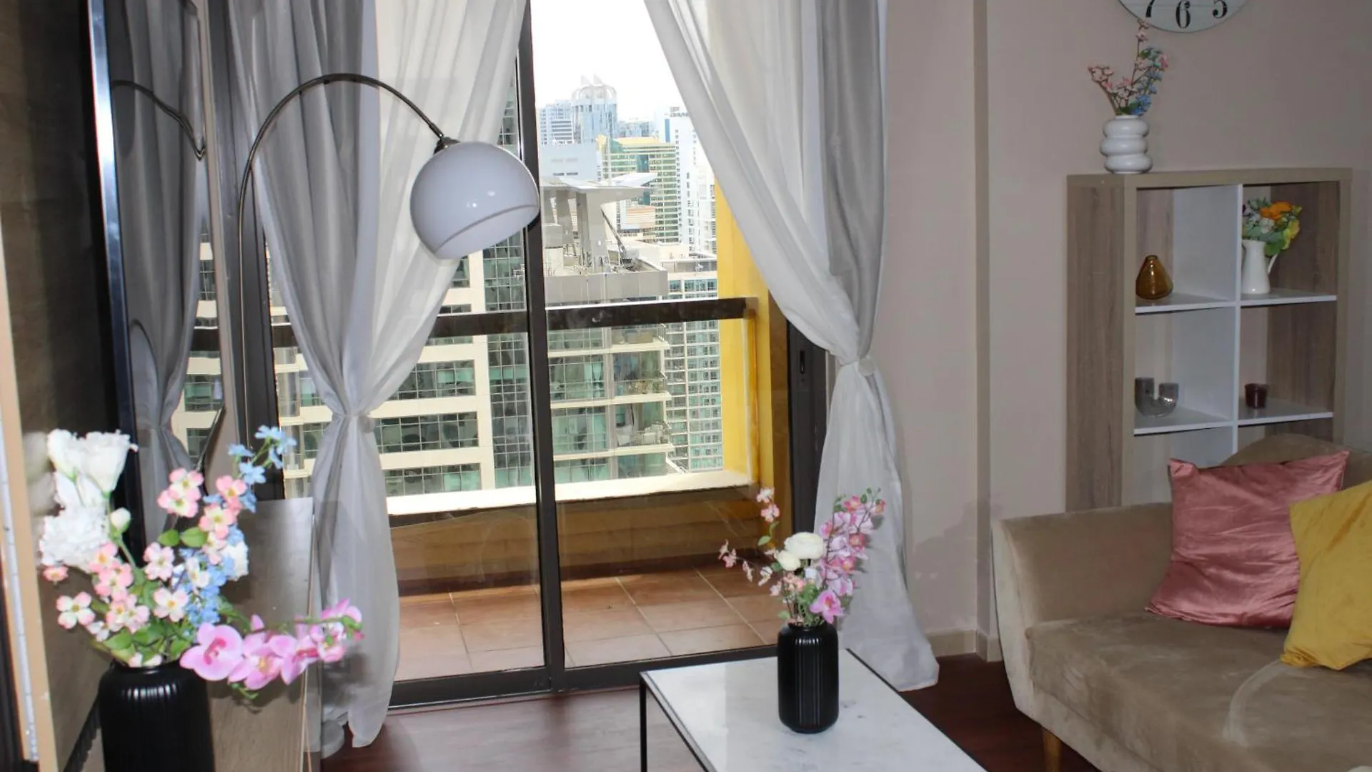Urban Panda Skyview Homestay Jbr Dubai